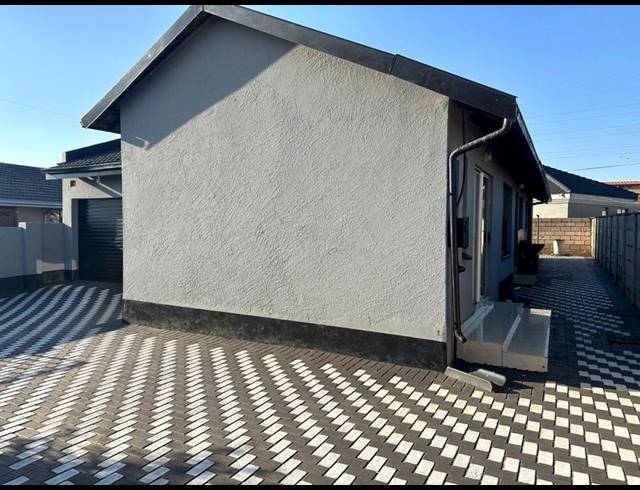 3 BEDROOM HOUSE FOR SALE IN PROTEA GARDEN
